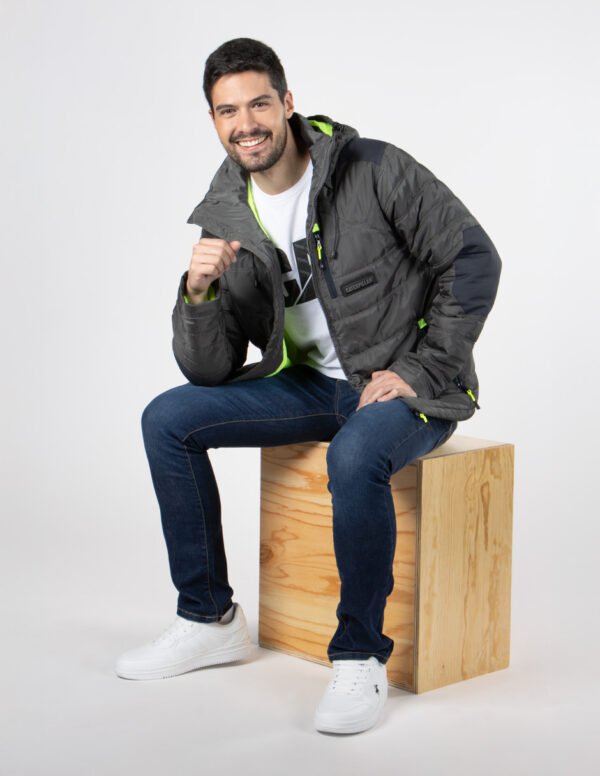 Chamarra con gorro CATERPILLAR - Gris