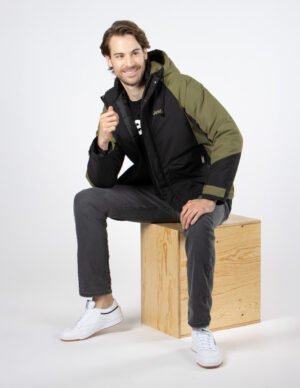 Chamarra con gorro JEEP - Negro/Olivo