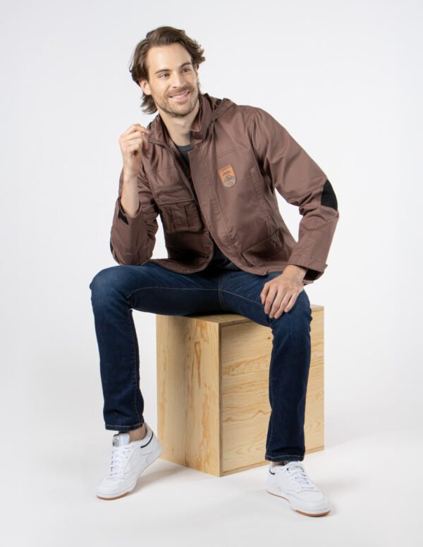 Chamarra con gorro JEEP - Tabaco